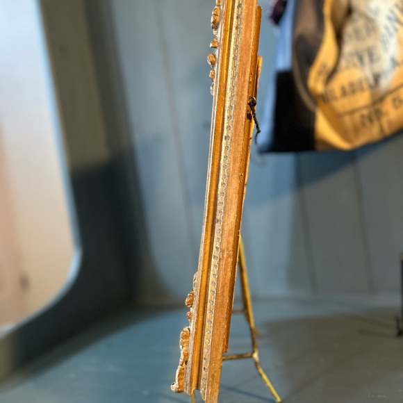 Signed “unknown” Vintage Framed Oil Painting, Girl With Big Eyes (Floral) - Picture 4 of 11